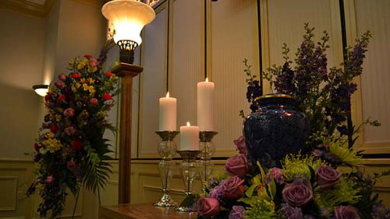 Create a Meaningful and Unique Funeral For Your Loved One With Specialized Mortuary Services