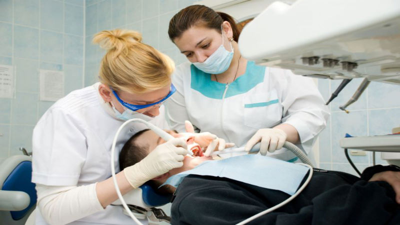 See a Periodontist in Willmar, MN If You Have Bleeding Gums