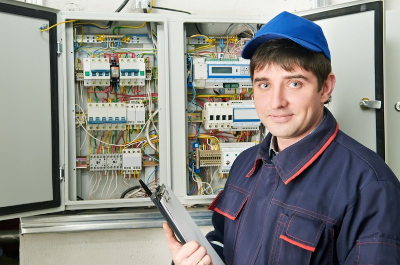 When to Call an Electrician Service in Indianapolis