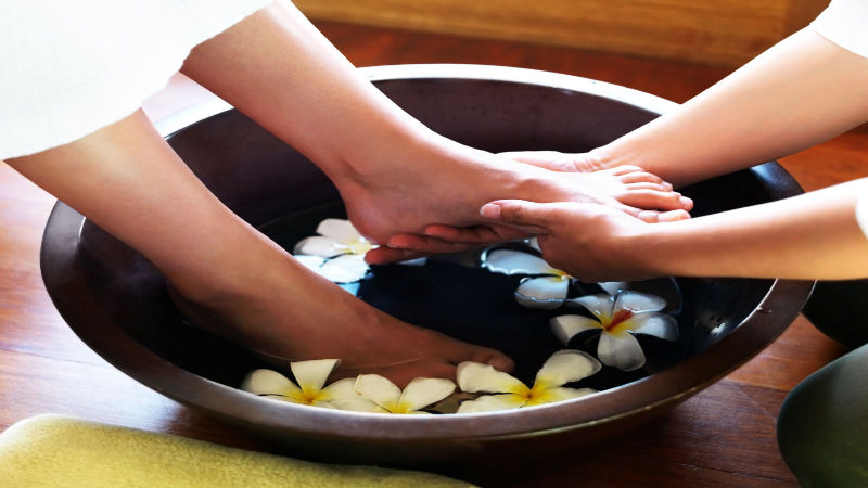 Why You Benefit From A Foot Massage In Honolulu HI