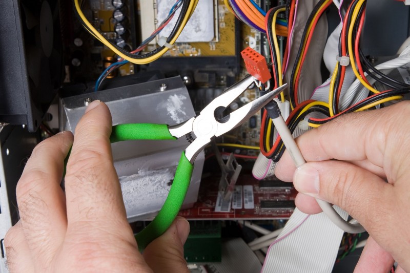 Why Hire the Professionals For Electrician Service in Indianapolis?