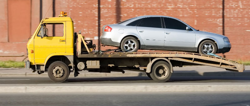 Heavy Truck Towing Services are Available 24 Hours a Day