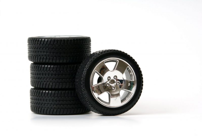 3 Reasons to Buy Used Tires and Wheels in Saltillo, MS